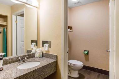 Quality Inn & Suites I-35 near AT&T Center