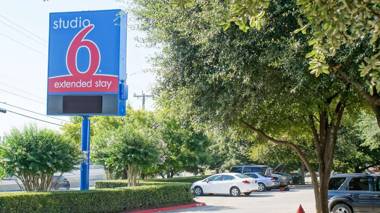 Studio 6-San Antonio TX - Six Flags