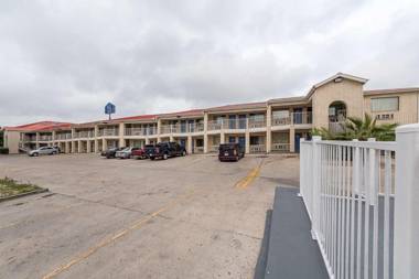 Motel 6-San Antonio TX - Fiesta Trails