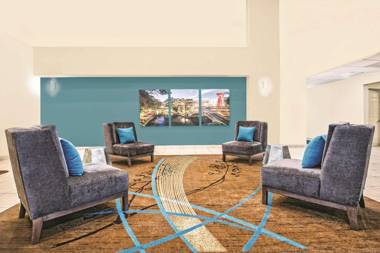 La Quinta Inn & Suites by Wyndham San Antonio North Stone Oak