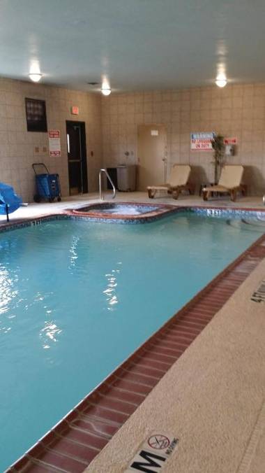 SureStay Plus Hotel by Best Western Near SeaWorld San Antonio