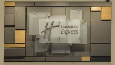 Holiday Inn Express - San Antonio Airport an IHG Hotel