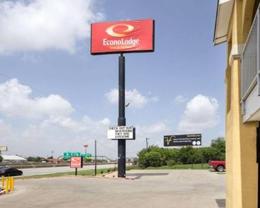 Econolodge Inn & Suites Downtown Northeast