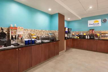 Days Inn & Suites by Wyndham San Antonio near AT&T Center