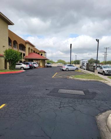 Hallmark Inn and Suites