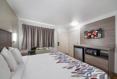 Red Roof Inn San Antonio E - near AT&T Center