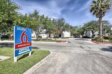 Studio 6-San Antonio TX - Medical Center