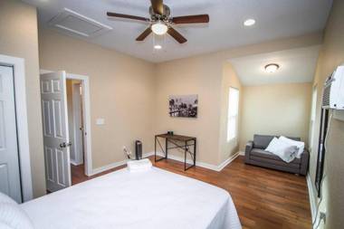Douglas Way Remodeled House Near Downtown 1BA/1BA