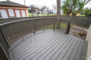 Wyoming St Restored Historic 2BR/1BA Downtown