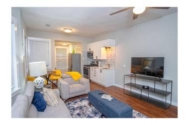 Remodeled Modern 1BR1BA Apt Near Downtown 5min Pearl
