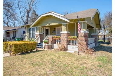 Stunning 3 BR Home Near DT Alamodome - Riverwalk