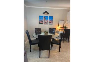 Stunning Cozy Downtown Guesthouse