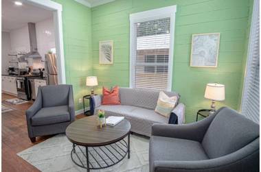 Comfy and Incredible Fenced 2BR 2 BA Near Downtown