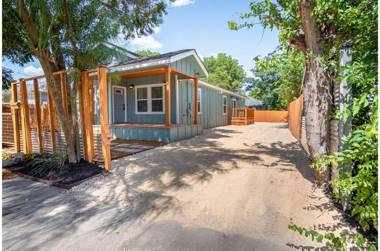 Newly Remodeled 4BR 2BA Near Amazing Downtown