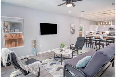 Newly Remodeled 4BR 2BA Near Amazing Downtown