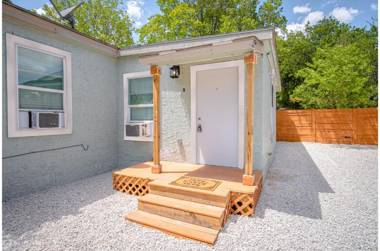 Cozy and Lovely 2BR 1BA Apt#B Near Lively Downtown