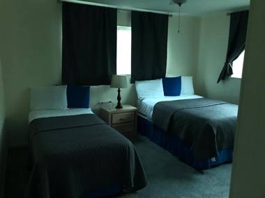 Upper Deck Hotel and Bar - Adults Only