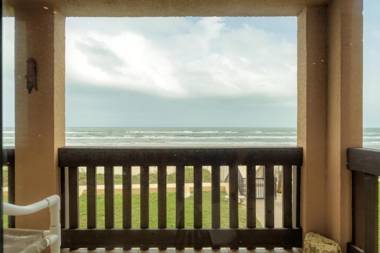 Tiki 230- Beach Please