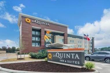 La Quinta Inn and Suites by Wyndham Houston Spring South