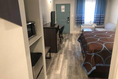 Super 8 by Wyndham Spring/North Houston