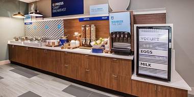 Holiday Inn Express & Suites - Stafford NW - Sugar Land an IHG Hotel