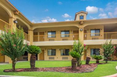 Americas Best Value Inn & Suites Tomball