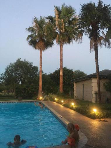 Live Oaks Bed and Breakfast