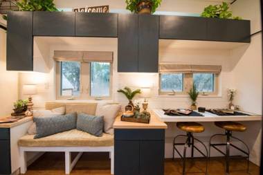 Elegant Tiny House in WacoâNear Magnolia