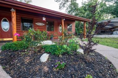 Cabin 1 Rental 15 minutes from Magnolia and Baylor