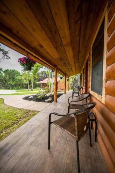 Cabin 3 Rental 15 minutes from Magnolia and Baylor