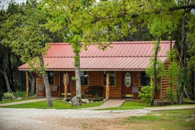 Cabin 3 Rental 15 minutes from Magnolia and Baylor