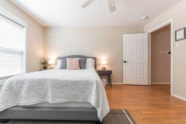 Escape to a Restored 1920s East Waco Bungalow