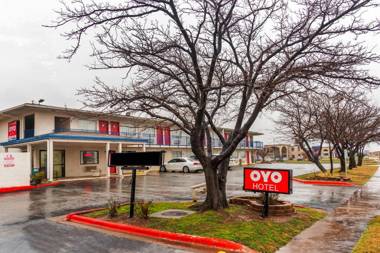 OYO Hotel Wichita Falls I-44 at Maurine St