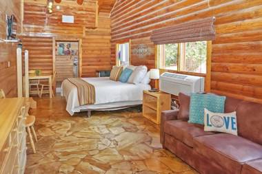 Wimberley Log Cabins Resort and Suites- Unit 4