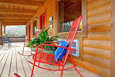 Wimberley Log Cabins Resort and Suites- Unit 6