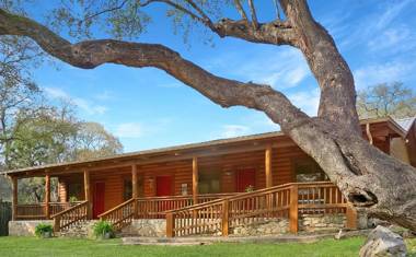 Wimberley Log Cabins Resort and Suites- Unit 8