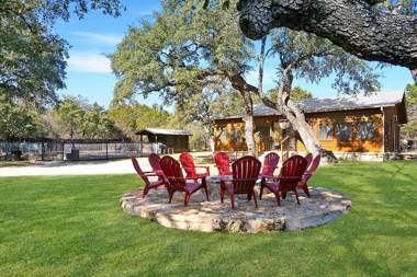 Wimberley Log Cabins Resort and Suites- Reunion Cabin