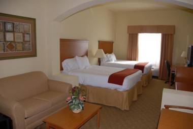 Holiday Inn Express Hotel & Suites Zapata an IHG Hotel