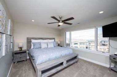 Gorgeous Snowbasin Ski Resort Vacation Rental near Pineview Reservoir Ew 23A