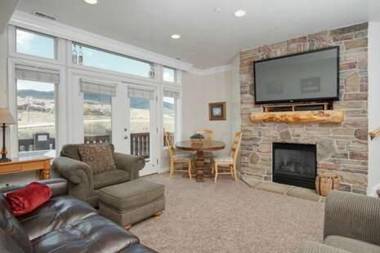 2 Bedroom Condo Vacation Rental in Huntsville Utah LS 18