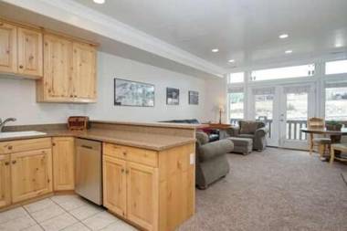 2 Bedroom Condo Vacation Rental in Huntsville Utah LS 18