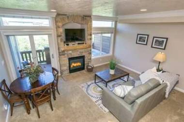 1 Bedroom Huntsville Utah Lodging Option Sleeps 5 - Snowbasin Vacation LS 40A