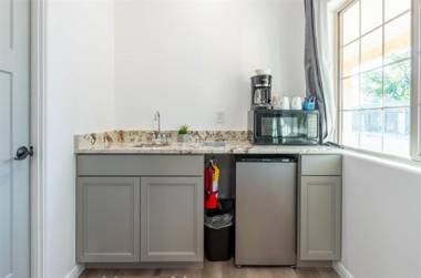 Hurricane Hideaway Lodging