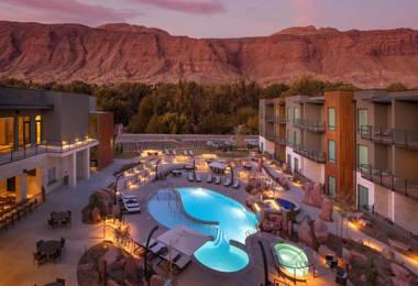 Hoodoo Moab Curio Collection By Hilton