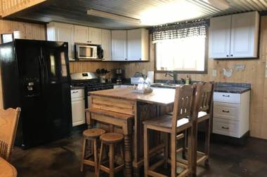 Farm House Cabin Patio TV Room Games BBQ Campfire