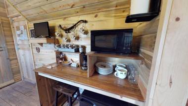 Canyonlands Barn Cabin with Loft Full Kitchen Dining Area for Large Groups
