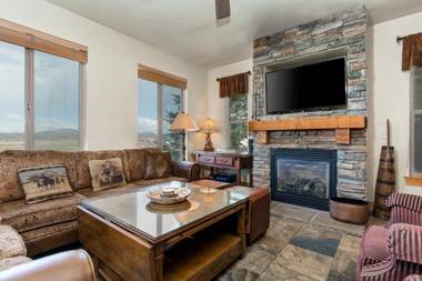 Spacious Bobsled House