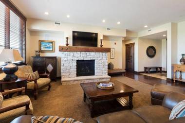 Silver Star #1104 - 2 Bed Condo