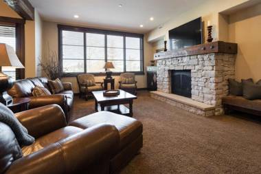 Silver Star #1104 - 2 Bed Condo