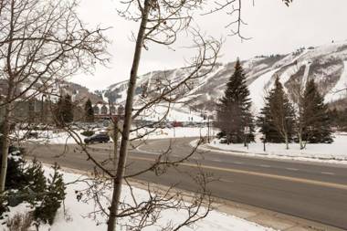 #100 1br Snowcrest walk 2 PC Resort